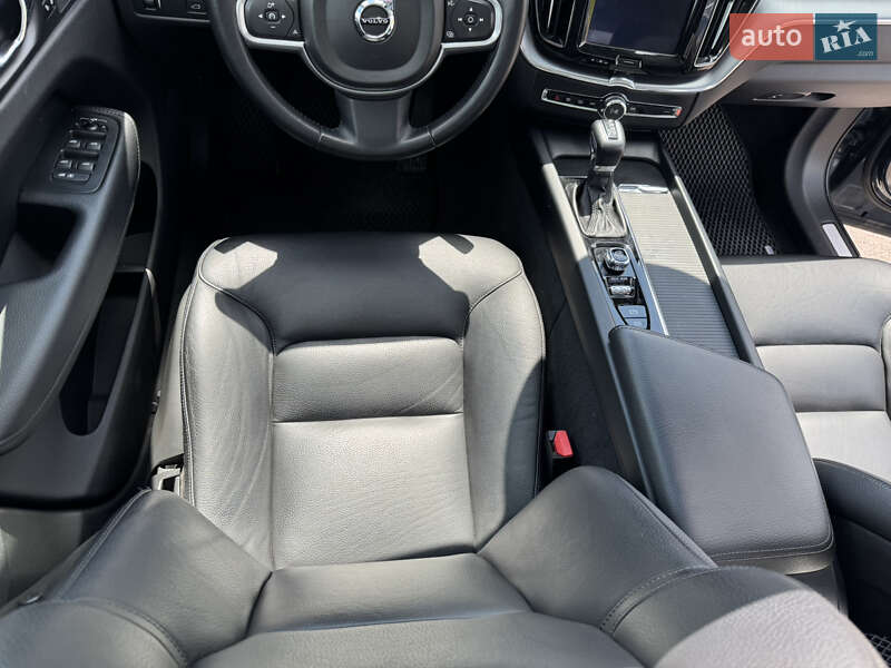 Позашляховик / Кросовер Volvo XC60 2017 в Рівному