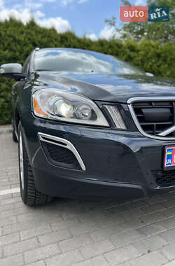 Внедорожник / Кроссовер Volvo XC60 2013 в 