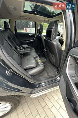 Внедорожник / Кроссовер Volvo XC60 2013 в 