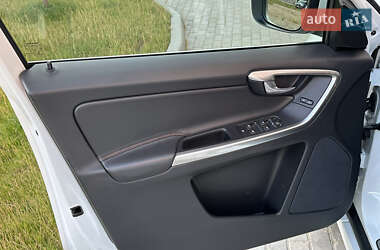 Внедорожник / Кроссовер Volvo XC60 2016 в 