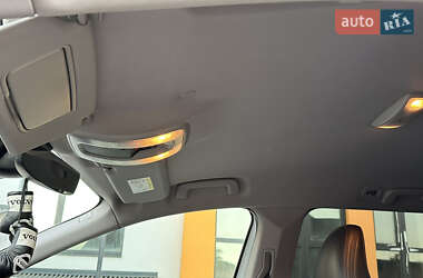 Внедорожник / Кроссовер Volvo XC60 2016 в 