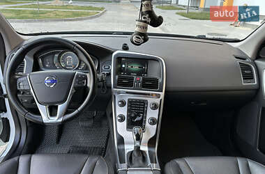 Внедорожник / Кроссовер Volvo XC60 2016 в 