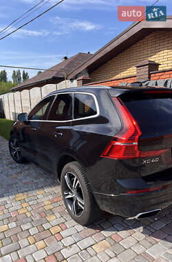 Внедорожник / Кроссовер Volvo XC60 2017 в 