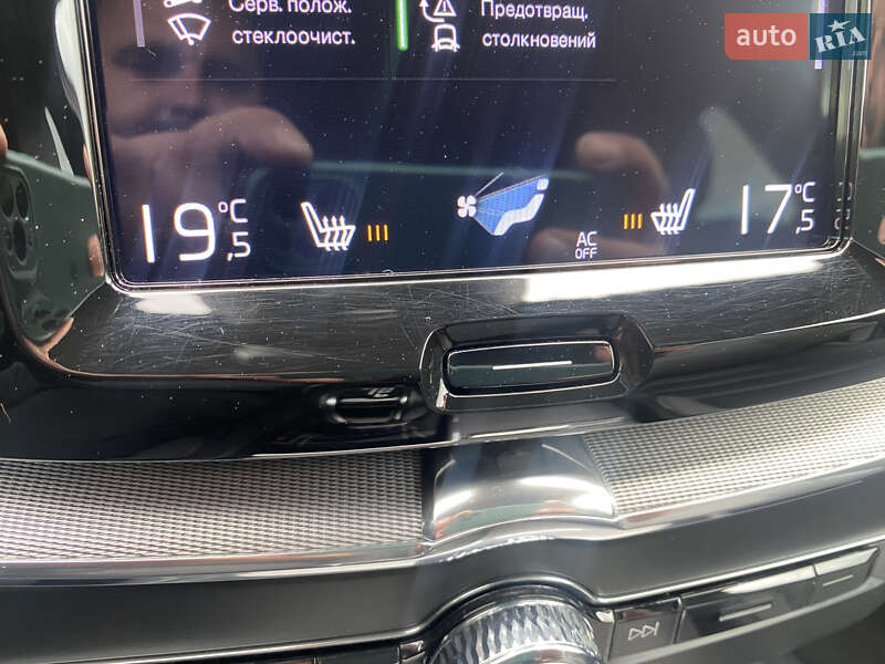 Внедорожник / Кроссовер Volvo XC60 2020 в Луцке