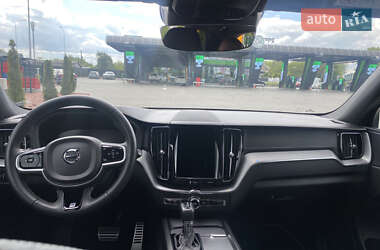 Внедорожник / Кроссовер Volvo XC60 2020 в 