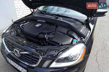 Позашляховик / Кросовер Volvo XC60 2010 в 