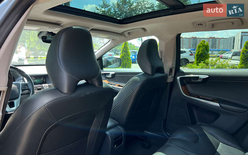 Позашляховик / Кросовер Volvo XC60 2017 в Львові