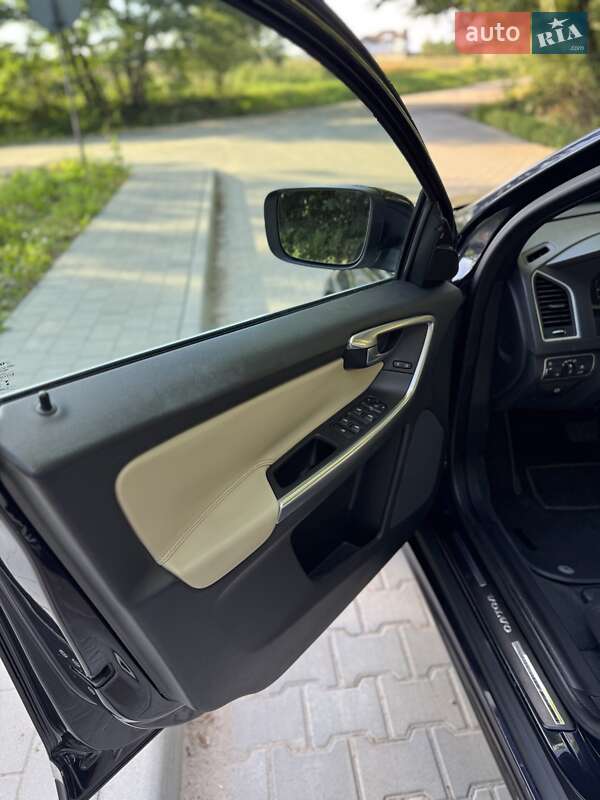 Внедорожник / Кроссовер Volvo XC60 2015 в Тернополе фото 26 Внедорожник / Кроссовер Volvo XC60 2015 в Тернополе