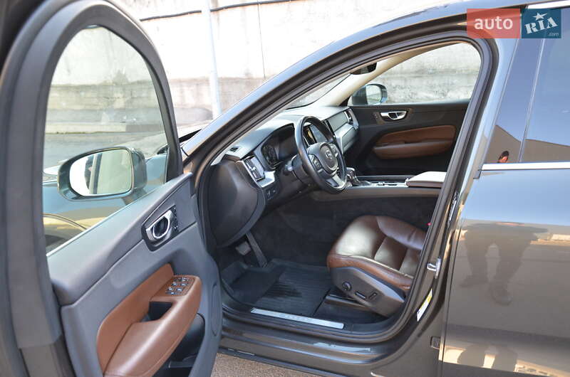 Внедорожник / Кроссовер Volvo XC60 2018 в Киеве фото 25 Внедорожник / Кроссовер Volvo XC60 2018 в Киеве