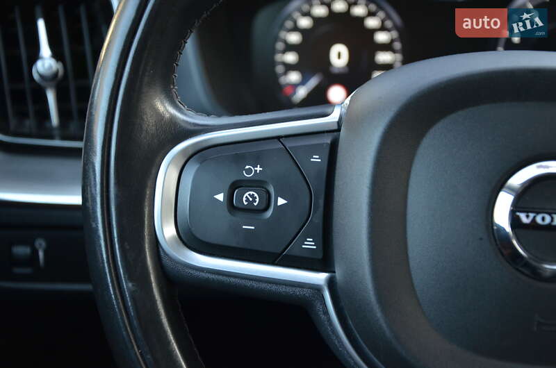 Внедорожник / Кроссовер Volvo XC60 2018 в Киеве фото 42 Внедорожник / Кроссовер Volvo XC60 2018 в Киеве