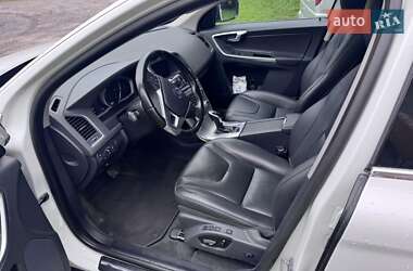 Внедорожник / Кроссовер Volvo XC60 2017 в 
