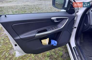 Внедорожник / Кроссовер Volvo XC60 2017 в 