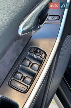 Внедорожник / Кроссовер Volvo XC60 2014 в 
