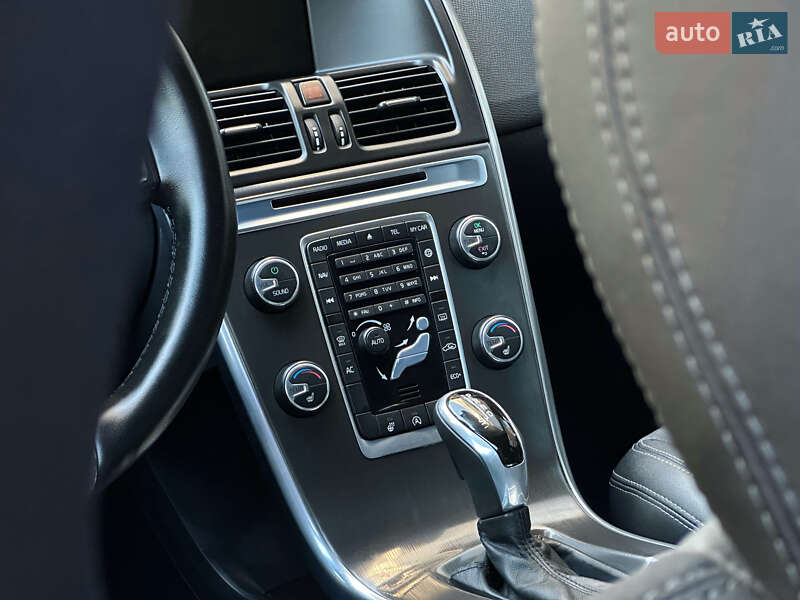 Внедорожник / Кроссовер Volvo XC60 2014 в Тернополе