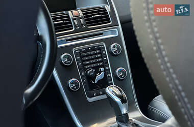 Внедорожник / Кроссовер Volvo XC60 2014 в 