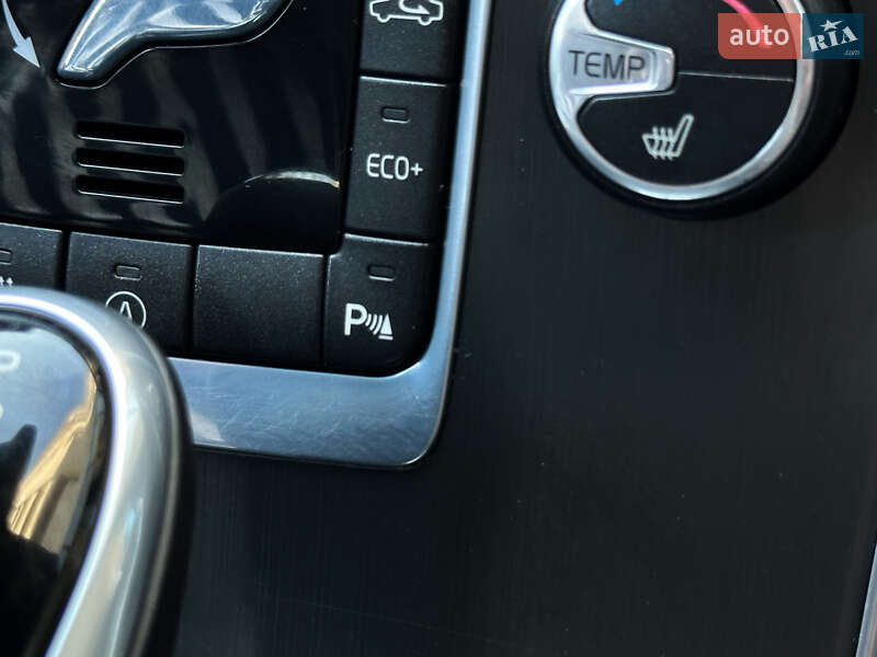 Внедорожник / Кроссовер Volvo XC60 2014 в Тернополе