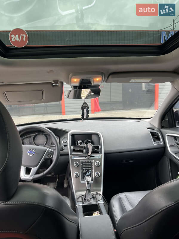 Внедорожник / Кроссовер Volvo XC60 2015 в Киеве