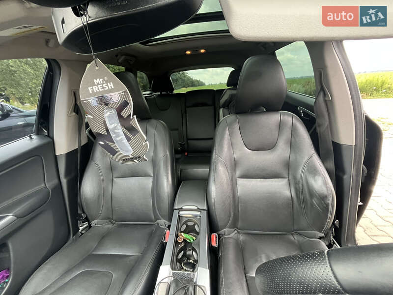 Внедорожник / Кроссовер Volvo XC60 2015 в Киеве