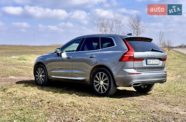 Внедорожник / Кроссовер Volvo XC60 2017 в 