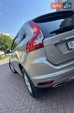 Внедорожник / Кроссовер Volvo XC60 2015 в 