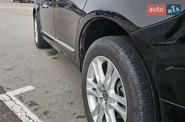 Внедорожник / Кроссовер Volvo XC60 2016 в 