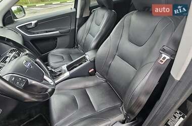 Внедорожник / Кроссовер Volvo XC60 2016 в 