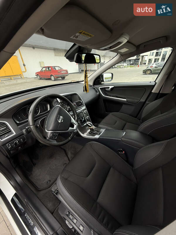 Внедорожник / Кроссовер Volvo XC60 2014 в Ровно