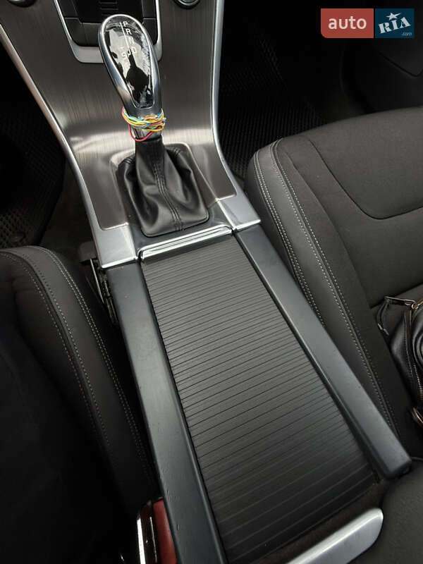 Внедорожник / Кроссовер Volvo XC60 2014 в Ровно