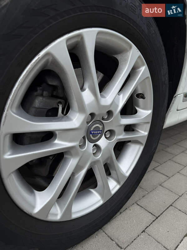 Внедорожник / Кроссовер Volvo XC60 2014 в Ровно