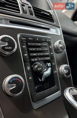 Внедорожник / Кроссовер Volvo XC60 2014 в 