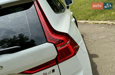 Внедорожник / Кроссовер Volvo XC60 2021 в 