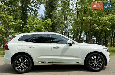 Внедорожник / Кроссовер Volvo XC60 2021 в 