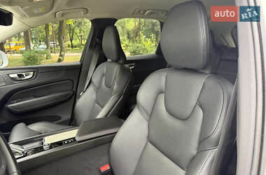 Внедорожник / Кроссовер Volvo XC60 2021 в 