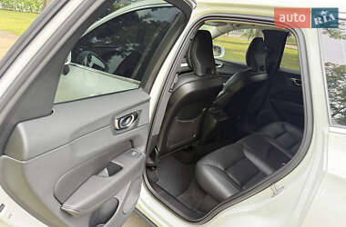 Внедорожник / Кроссовер Volvo XC60 2021 в 