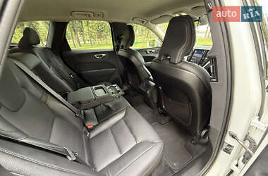 Внедорожник / Кроссовер Volvo XC60 2021 в 