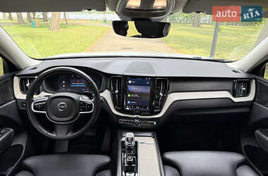 Внедорожник / Кроссовер Volvo XC60 2021 в 