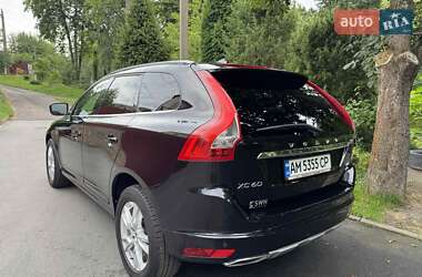 Внедорожник / Кроссовер Volvo XC60 2015 в 