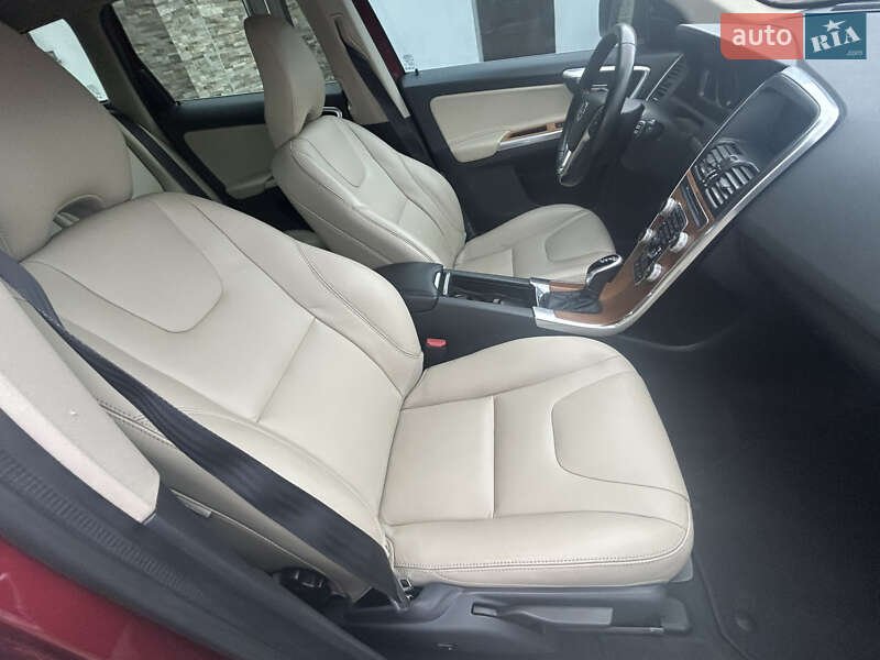 Позашляховик / Кросовер Volvo XC60 2017 в Львові