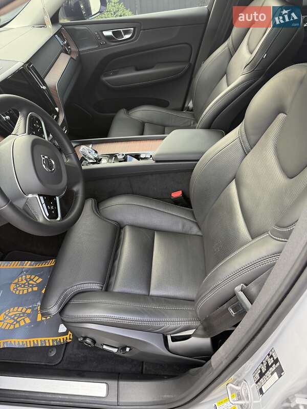 Внедорожник / Кроссовер Volvo XC60 2023 в Самборе