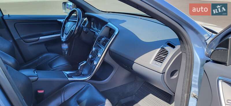 Внедорожник / Кроссовер Volvo XC60 2017 в Черкассах