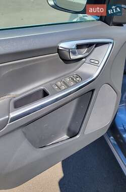 Позашляховик / Кросовер Volvo XC60 2017 в 