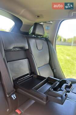 Внедорожник / Кроссовер Volvo XC60 2015 в 