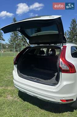 Внедорожник / Кроссовер Volvo XC60 2015 в 