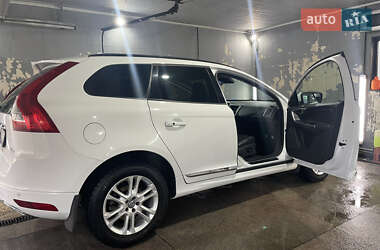 Внедорожник / Кроссовер Volvo XC60 2016 в 