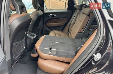 Внедорожник / Кроссовер Volvo XC60 2018 в 