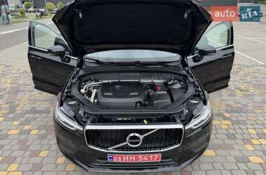 Внедорожник / Кроссовер Volvo XC60 2018 в 
