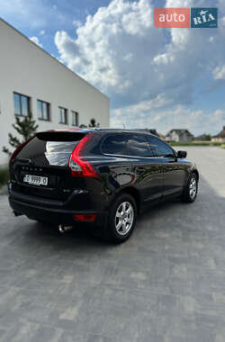 Внедорожник / Кроссовер Volvo XC60 2010 в 