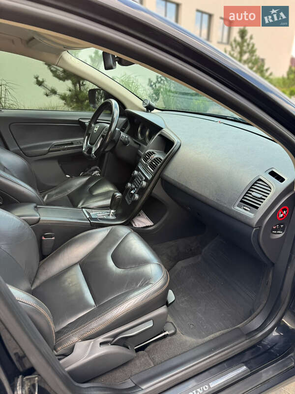 Внедорожник / Кроссовер Volvo XC60 2010 в Луцке