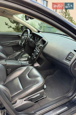 Внедорожник / Кроссовер Volvo XC60 2010 в 