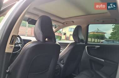 Внедорожник / Кроссовер Volvo XC60 2011 в 